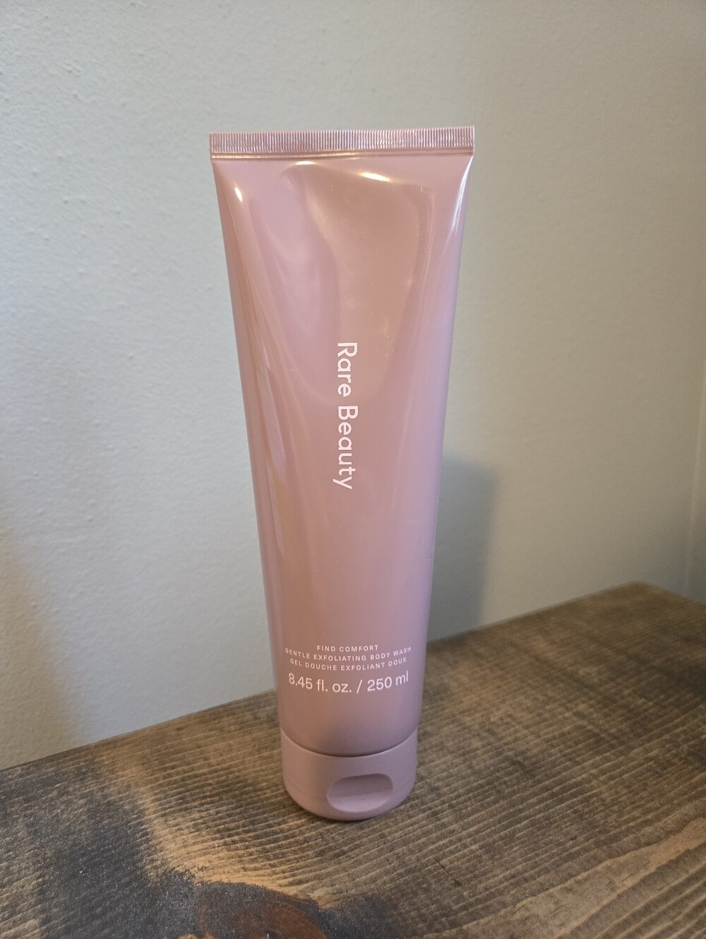 Rare Beauty Find Comfort Exfoliating Body Wash